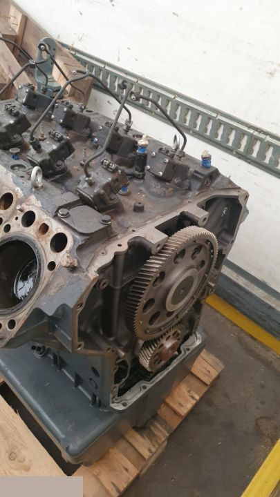 المحرك و قطع الغيار - آلات الحصاد Claas Lexion Jaguar OM 502LA [CZĘŚCI]: صورة 3