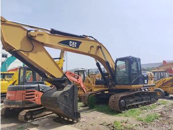 حفار زاحف CATERPILLAR 325C