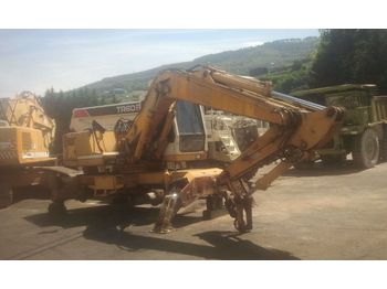 حفار ذو عجلات LIEBHERR A902LI