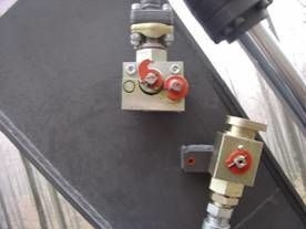 قارنة التوصيل السريعة - حفار صغير للبيع  Coupler B-Quick  hydraulic hoses Balavto  for mini: صورة 7