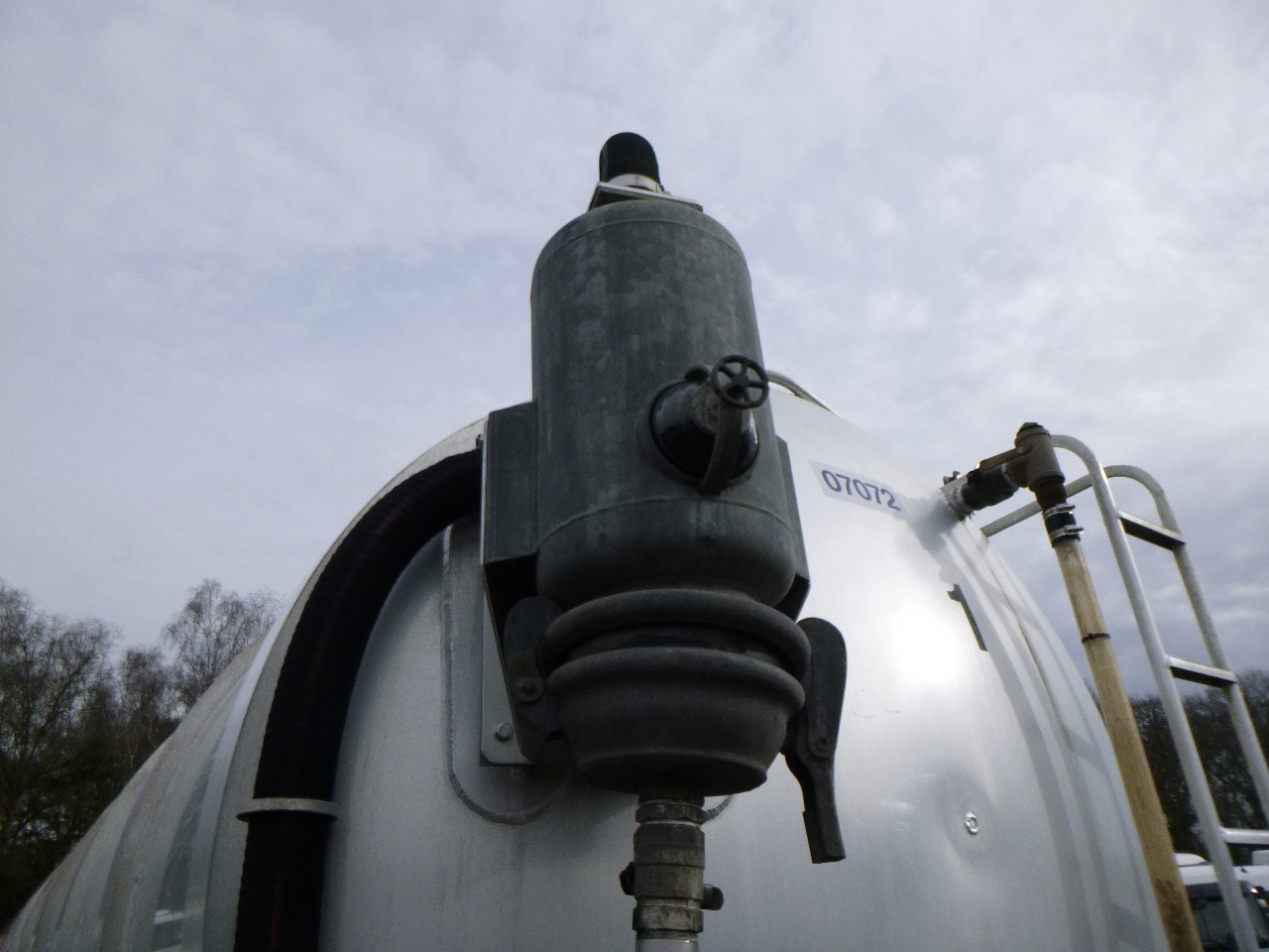 نصف مقطورة صهريج Crossland Vacuum tank alu 33 m3 / 1 comp + pump: صورة 7