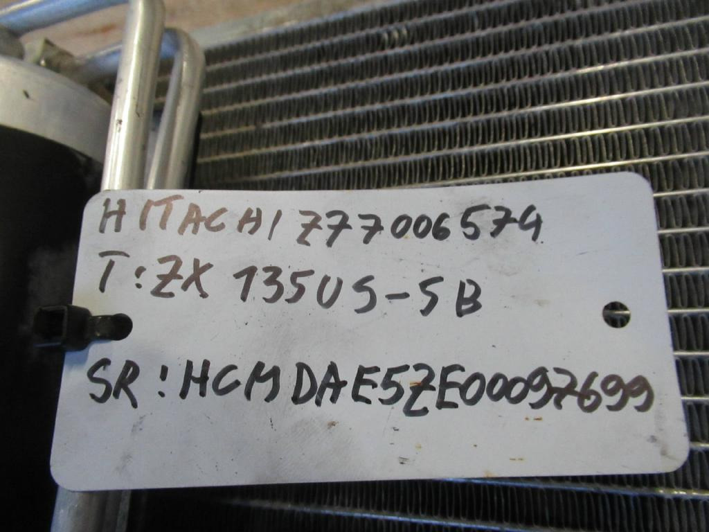 جزء تكييف الهواء - آلات الإنشاء Hitachi ZX135US-5B -: صورة 5