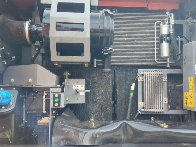 حفار ذو عجلات Hitachi ZX190W-6: صورة 12