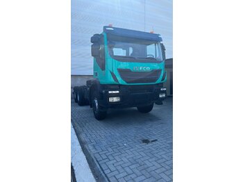 شاحنة بهيكل معدني للمقصورة للبيع  IVECO AD 380 T 38H - EURO 3 - NEW: صورة 1