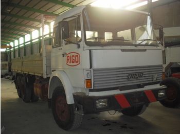 شاحنات مسطحة Iveco 190.26 RHD: صورة 2