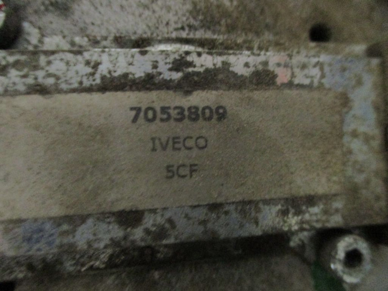 نظام التبريد - شاحنة Iveco 504236556 viscoos koppeling HI WAY EURO 6: صورة 4