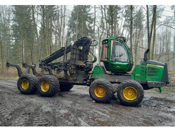 John Deere 1110 E  - جرار شحن جذوع أشجار الغابات: صورة 2
