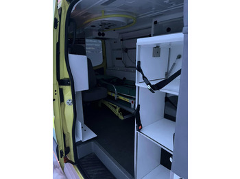سيارة إسعاف MERCEDES-BENZ Sprinter 319 3.0 ambulance/krankenwagen: صورة 5