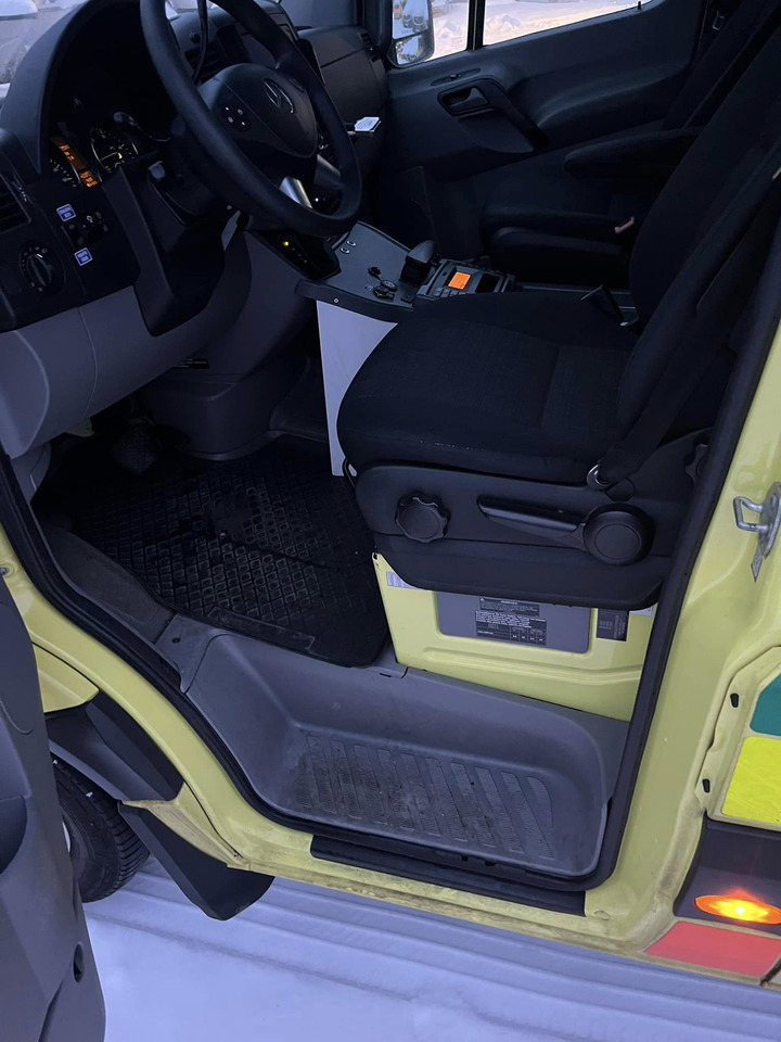 سيارة إسعاف MERCEDES-BENZ Sprinter 319 3.0 ambulance/krankenwagen: صورة 11