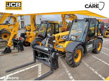 آلة رفع ونقل تلسكوبية JCB