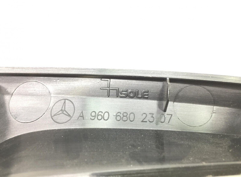 مصد Mercedes-Benz Arocs 2635 (01.13-): صورة 6