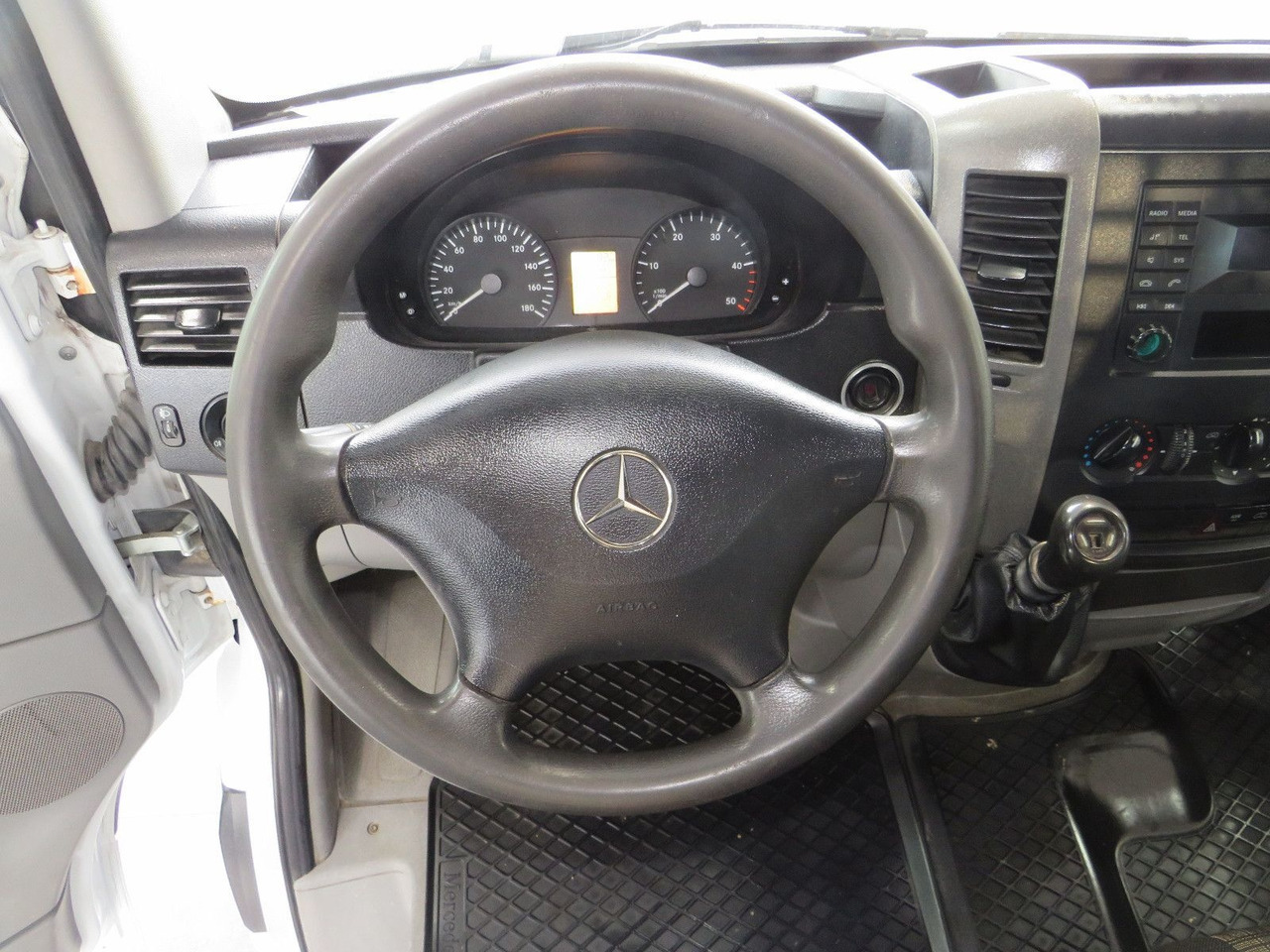 شاحنة توصيل مفتوحة Mercedes-Benz Sprinter 316 CDI Flatbed: صورة 8