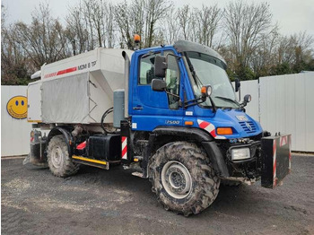 سيارة خدمات/ سيارة خاصة UNIMOG U500