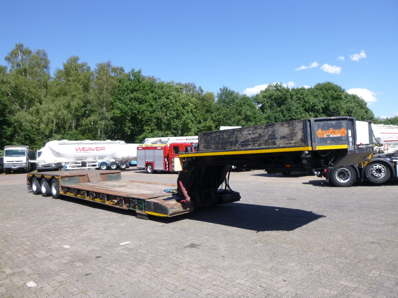 نصف مقطورة بلودر منخفض Nooteboom 3-axle lowbed trailer 33 t / extendable 8.5 m: صورة 2