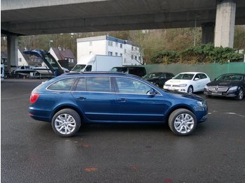 SKODA Superb Combi Best Of 4x4 8 fach bereift - سيارة