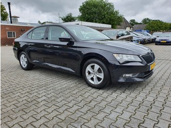 Škoda Superb 1.6 TDI Active Business *NAVI+ECC+PDC+CRUISE+AMUNDSEN-AUDIO+DAB+CARPLAY* - سيارة