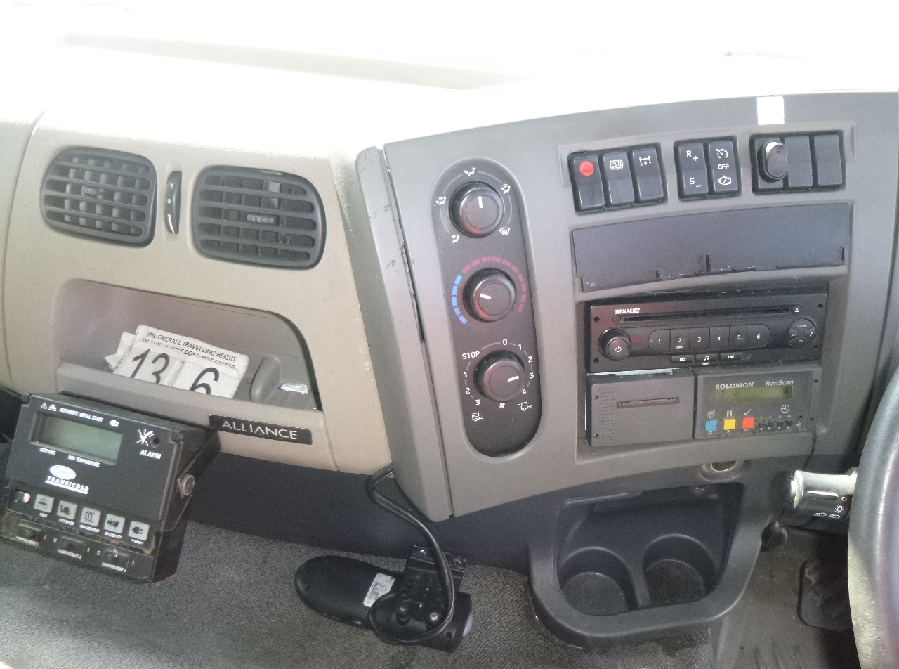 شاحنة ذات مبرد Renault Premium 370 dxi 6x2 RHD Carrier Supra 950 MT frigo: صورة 9