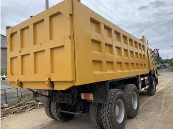 شاحنة قلاب لنقل المعدات الثقيلة SINOTRUK Howo Dump truck 371: صورة 2