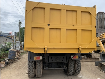 شاحنة قلاب لنقل المعدات الثقيلة SINOTRUK Howo Dump truck 371: صورة 3