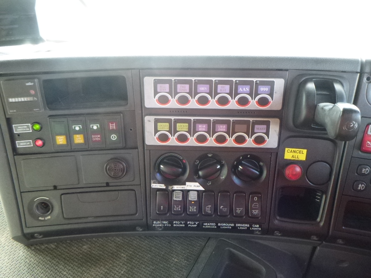 شاحنة حريق Scania P310 6x2 RHD fire truck + pump, ladder & manlift: صورة 31