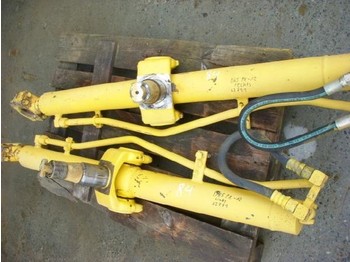 Komatsu (84) D 65 hydraulic jack / Hubzylinder - قطع الغيار