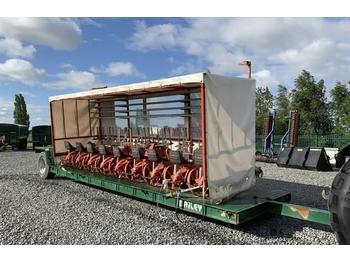 آلة البذر Tomlin 9 ROW planter & 2015 bailey trailer