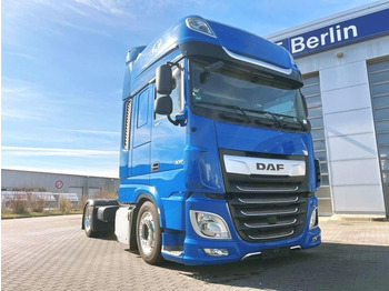 مقطورة السحب DAF XF 530