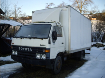 Toyota Dyna - شاحنة صندوقية