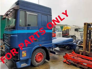 شاحنة بهيكل معدني للمقصورة DAF XF105.410