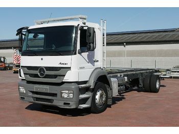 شاحنة بهيكل معدني للمقصورة Mercedes-Benz 1829 AXOR FAHRGESTELL