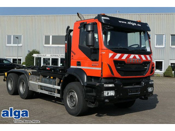 شاحنة برافعة خطافية IVECO