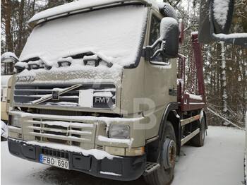 شاحنة لودر انزلاقي Volvo FM7: صورة 1
