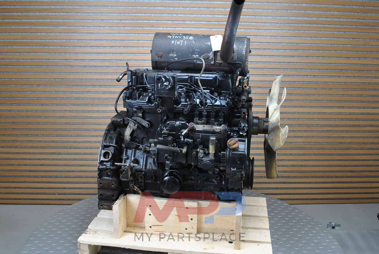 المحرك و قطع الغيار - حفّار Yanmar 4TNE94L: صورة 14