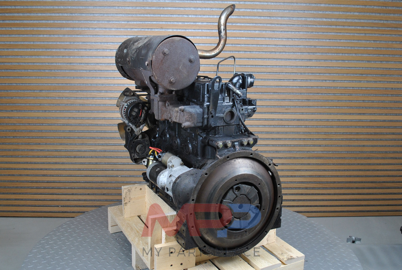 المحرك و قطع الغيار - حفّار Yanmar 4TNE94L: صورة 7