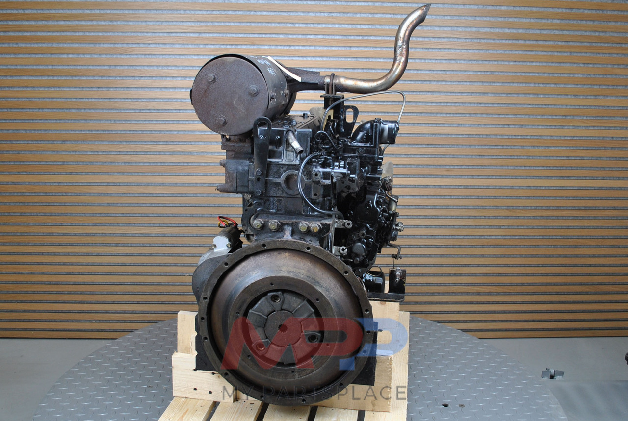 المحرك و قطع الغيار - حفّار Yanmar 4TNE94L: صورة 9