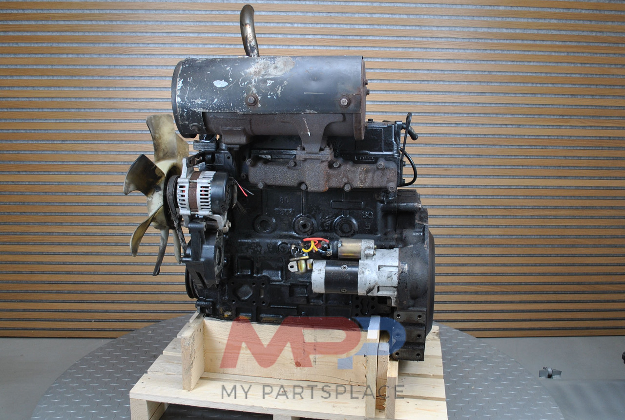 المحرك و قطع الغيار - حفّار Yanmar 4TNE94L: صورة 4