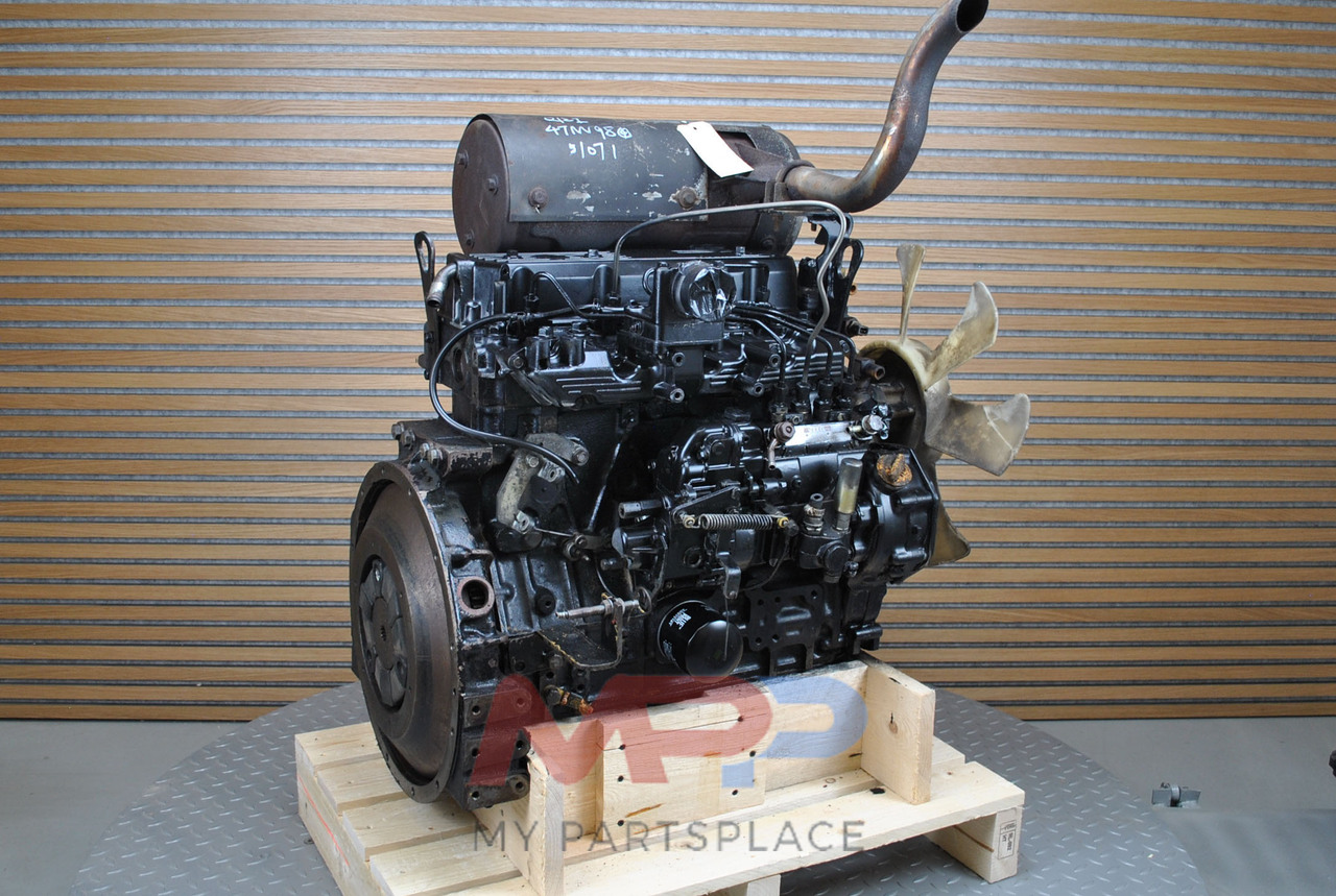 المحرك و قطع الغيار - حفّار Yanmar 4TNE94L: صورة 12