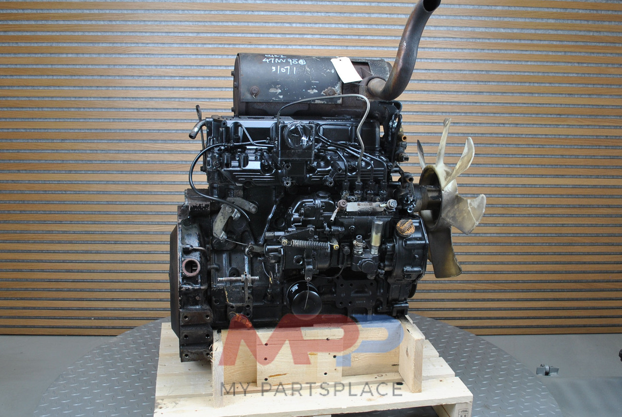 المحرك و قطع الغيار - حفّار Yanmar 4TNE94L: صورة 13