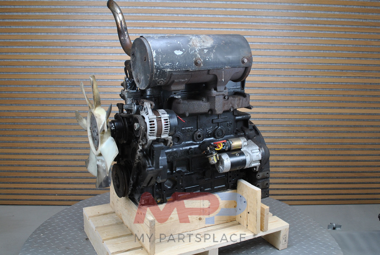 المحرك و قطع الغيار - حفّار Yanmar 4TNE94L: صورة 2
