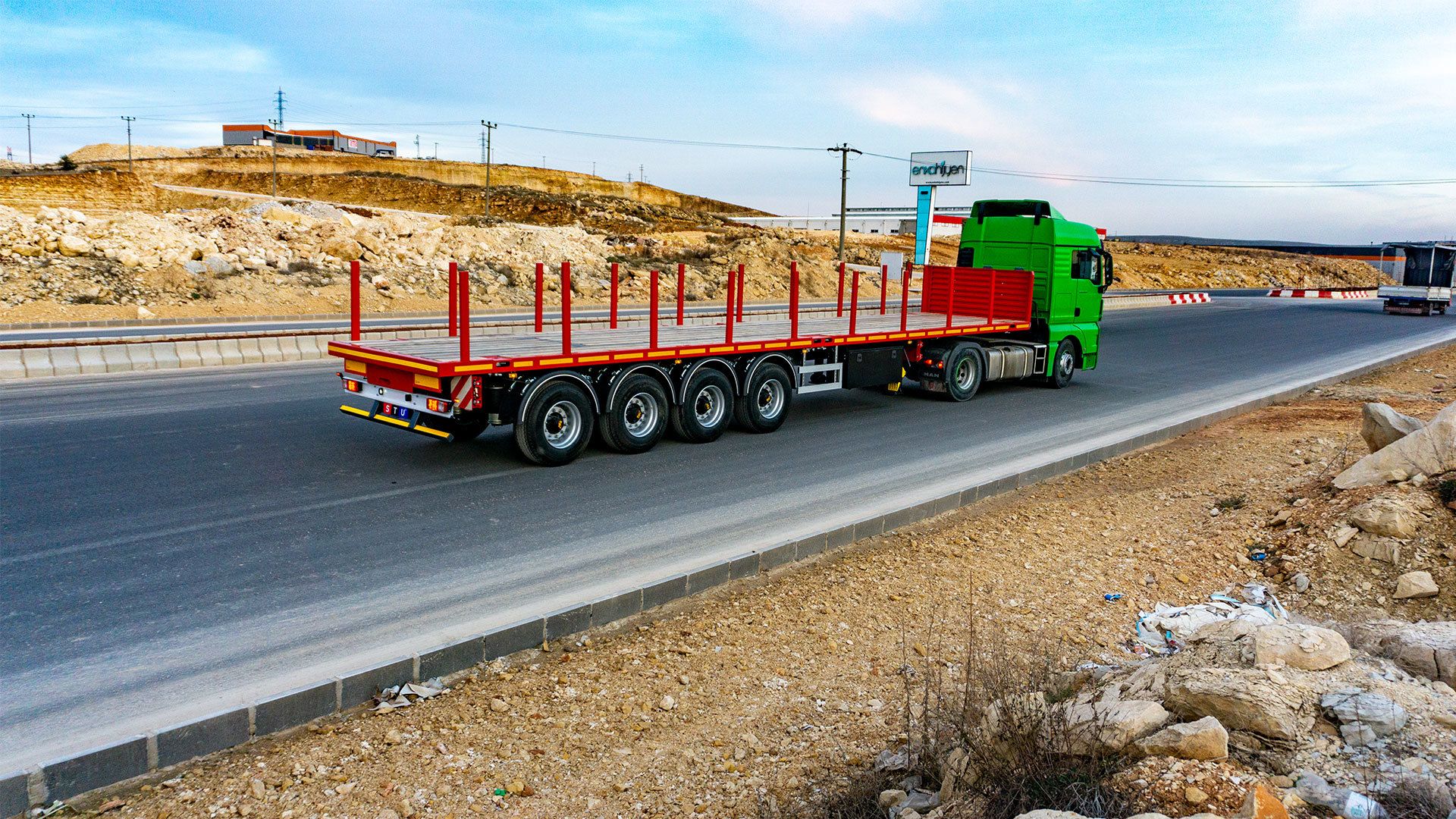 STU TRAILER DORSE ITHALAT IHRACAT LTD. STI. - سيارة للبيع undefined: صورة 1