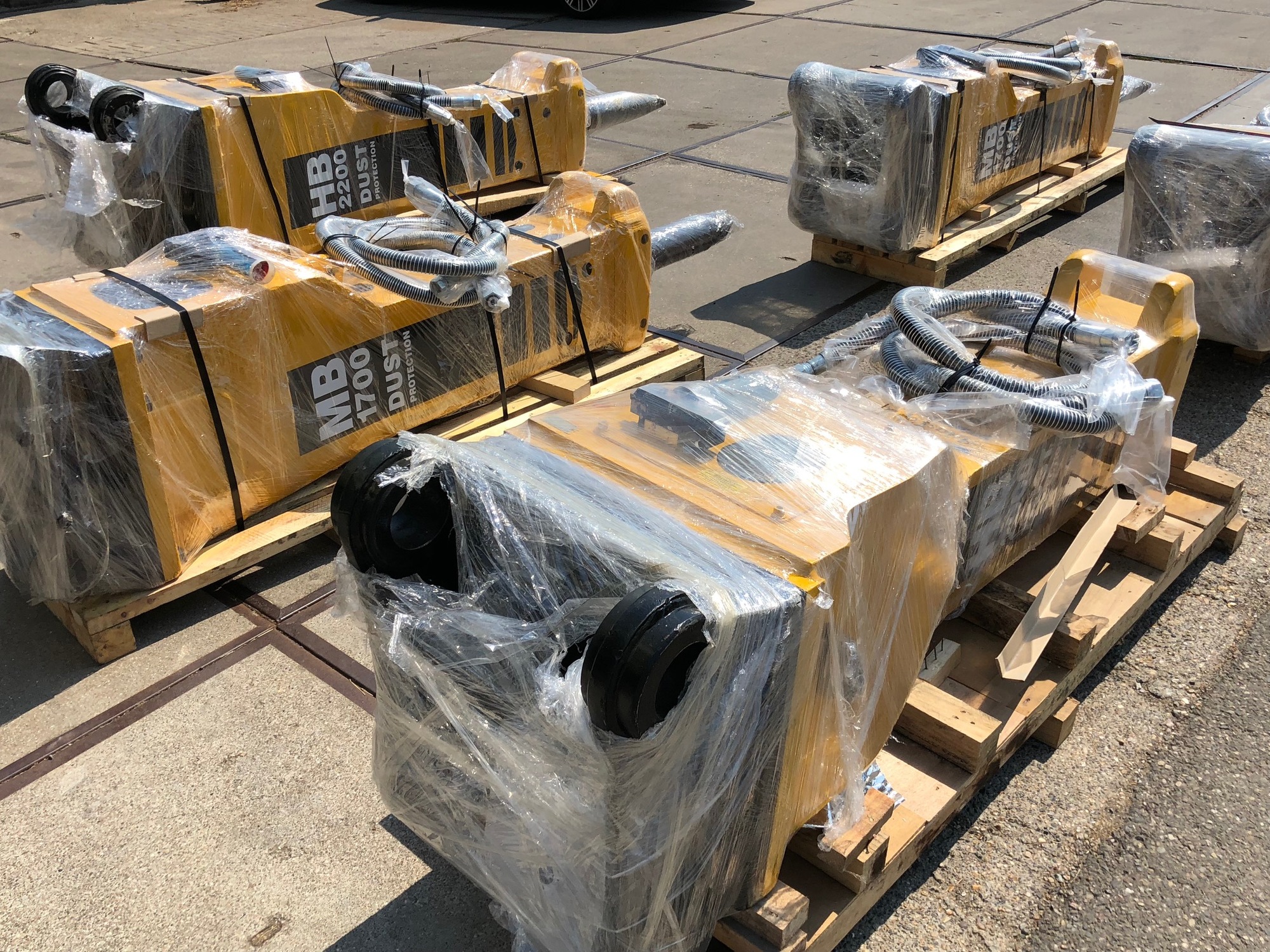 AJCE EUROPE - سيارة للبيع undefined: صورة 300