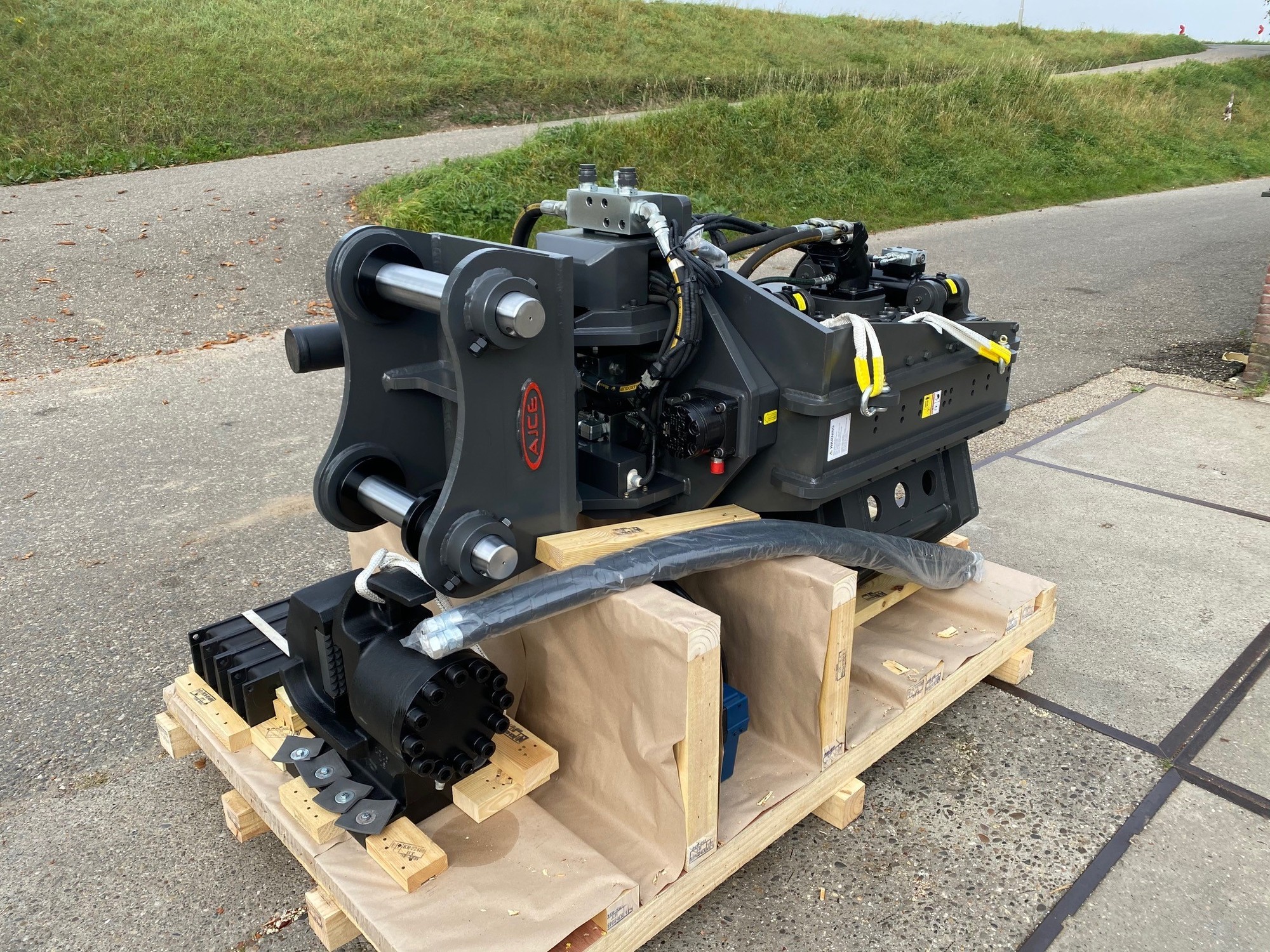 AJCE EUROPE - سيارة للبيع undefined: صورة 44