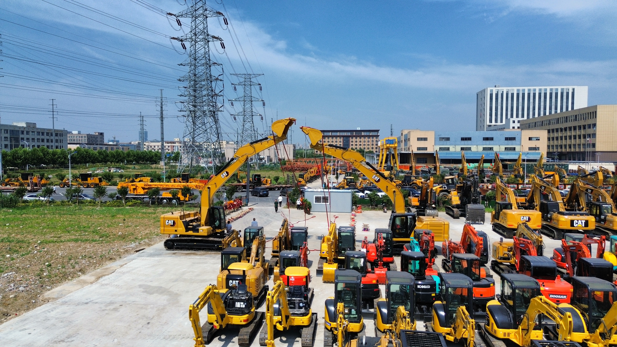 Toaks International Trading Company - آلات الإنشاءات KOMATSU - تكييف هواء undefined: صورة 4