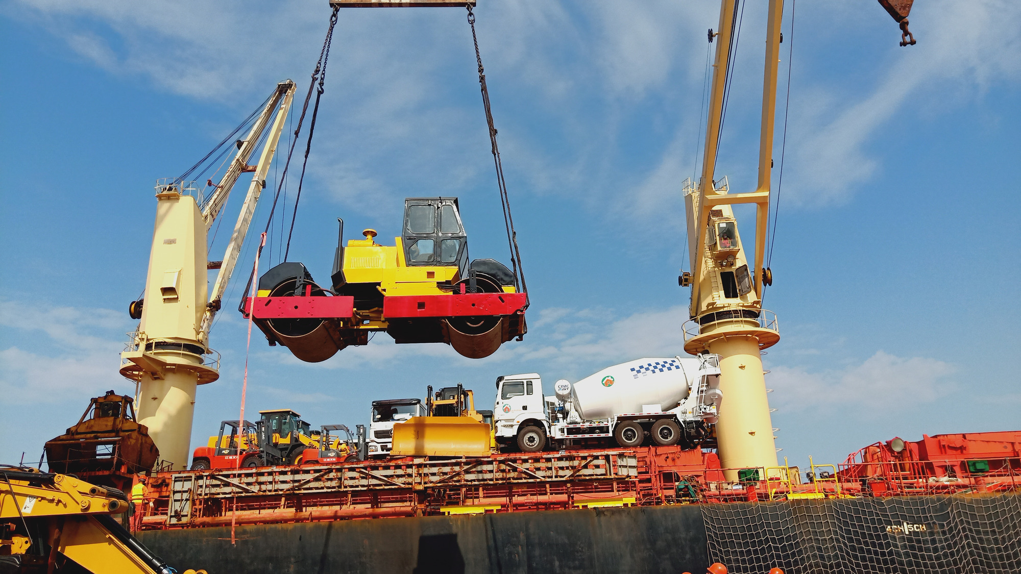 Toaks International Trading Company - آلات الإنشاءات KOMATSU - تكييف هواء undefined: صورة 13