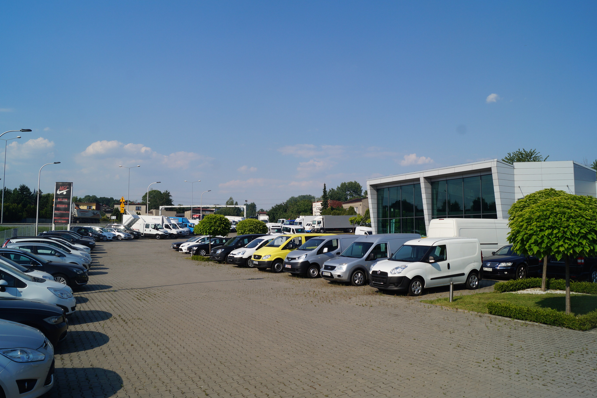MGC CENTRUM SAMOCHODOW DOSTAWCZYCH - سيارات خدمات/ سيارات خاصة HOLDER undefined: صورة 3