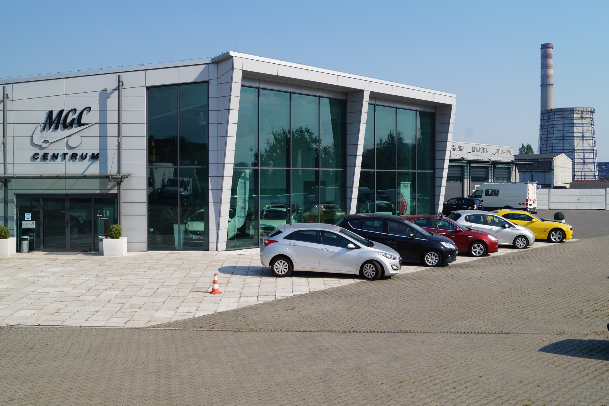 MGC CENTRUM SAMOCHODOW DOSTAWCZYCH - سيارات خدمات/ سيارات خاصة HOLDER undefined: صورة 1