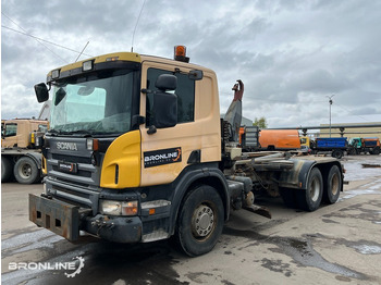 شاحنة برافعة خطافية SCANIA P 380
