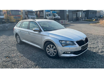 سيارة ستيشن Skoda Superb Combi Active: صورة 3