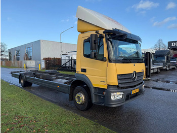 شاحنة بهيكل معدني للمقصورة Mercedes-Benz Atego 1518 L 7-2015: صورة 2