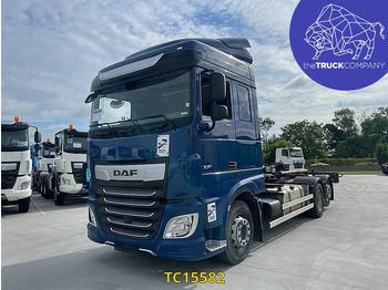 ناقلة حاويات/ شاحنة حاويات DAF XF